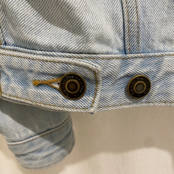 Aritzia TNA embroidered rose denim oversized jacket in size small - Picture 3 of 7